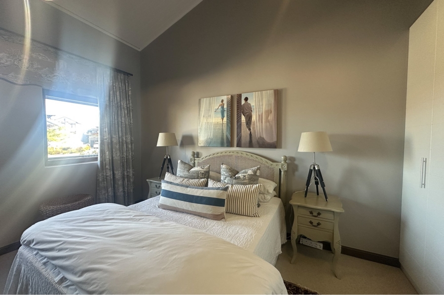 5 Bedroom Property for Sale in Oubaai Western Cape